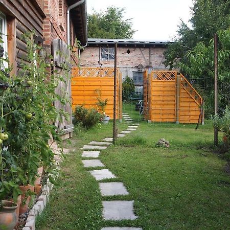 Neu Fewo Im Bauernhaus Mit Idyllischem Innenhof Und Naturgarten Mesekenhagen Zewnętrze zdjęcie