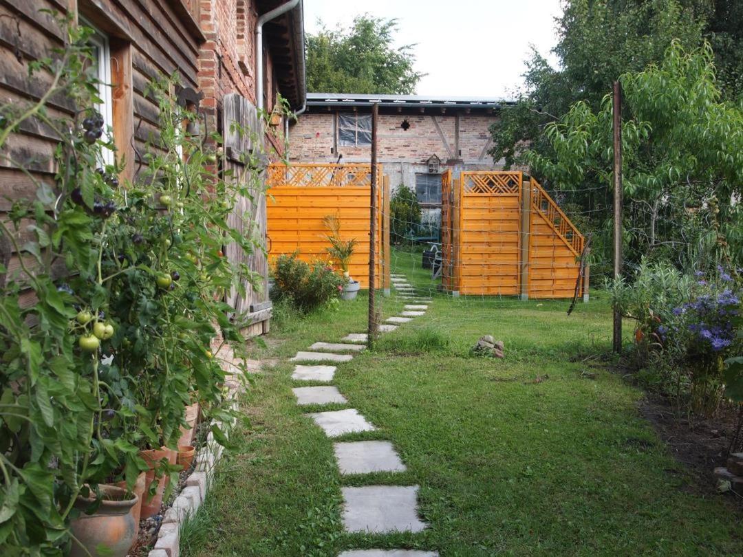 Neu Fewo Im Bauernhaus Mit Idyllischem Innenhof Und Naturgarten Mesekenhagen Zewnętrze zdjęcie