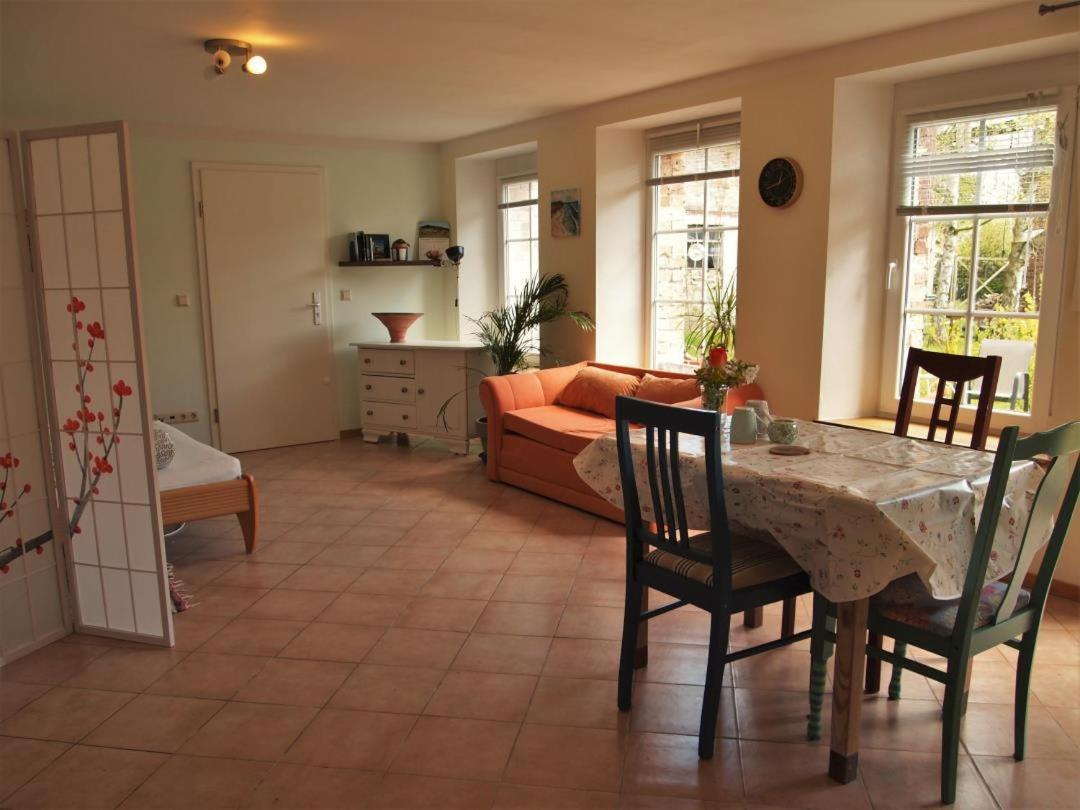 Neu Fewo Im Bauernhaus Mit Idyllischem Innenhof Und Naturgarten Mesekenhagen Zewnętrze zdjęcie