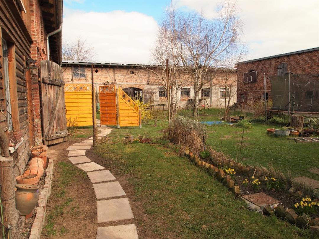 Neu Fewo Im Bauernhaus Mit Idyllischem Innenhof Und Naturgarten Mesekenhagen Zewnętrze zdjęcie